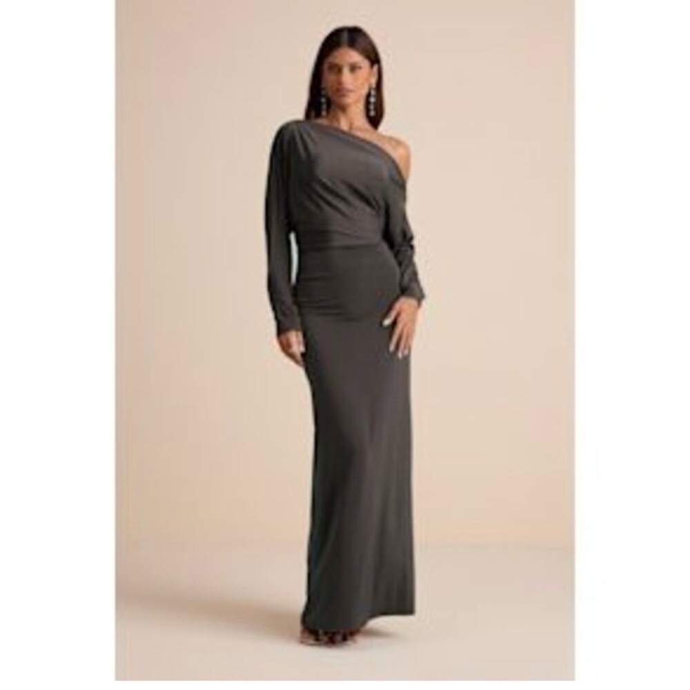 Lulu's Valanie Asymmetrical Jersey Knit Long Sleeve  One-Shoulder Maxi Dress